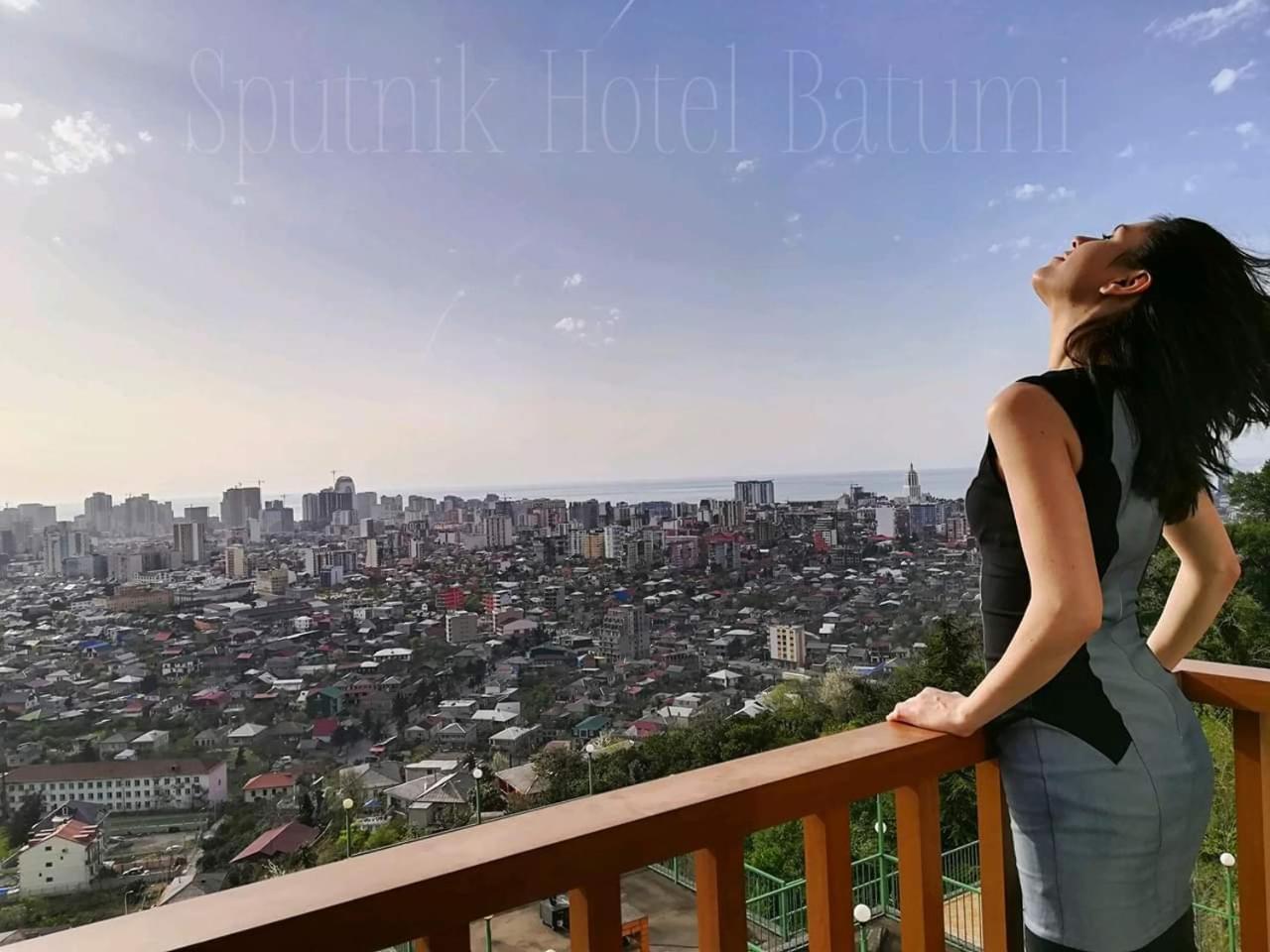 Sputnik Hotel Batumi Exterior photo